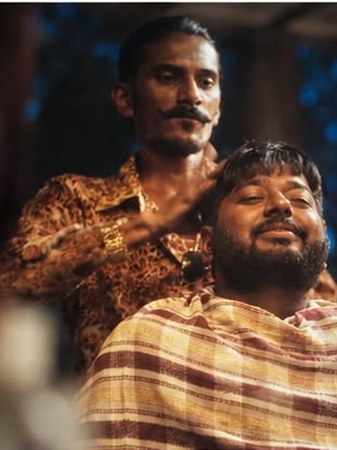 J D Ayush Kumar as the barber - Shemaroo Filmi Gaane