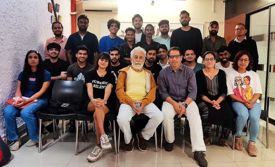 J D Ayush Kumar with his acting workshop batch